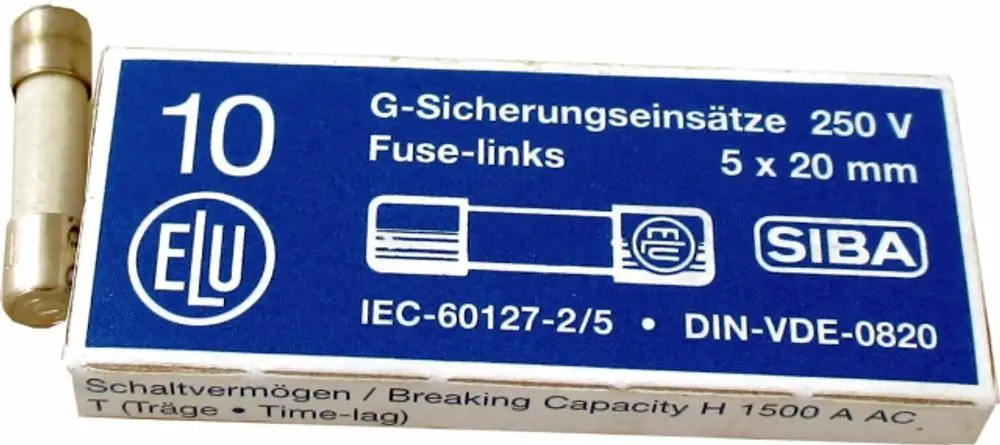 Feinsicherung in Blisterpackung, deutlich beschriftet mit ELU-Logo, SIBA-Symbol, und technischen Details. Marke Wolf nicht sichtbar. Standardgröße.